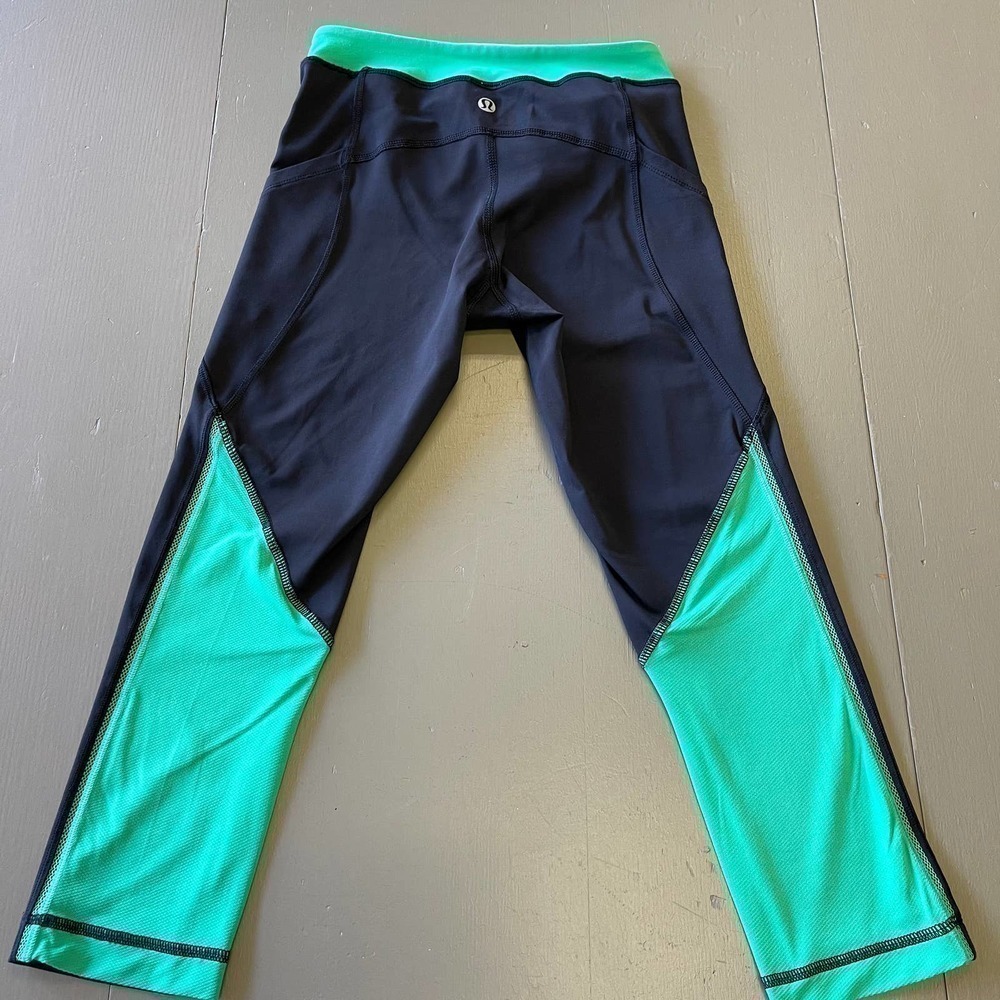 Lululemon Women's Cropped Legging Pants - Picture 8 of 8